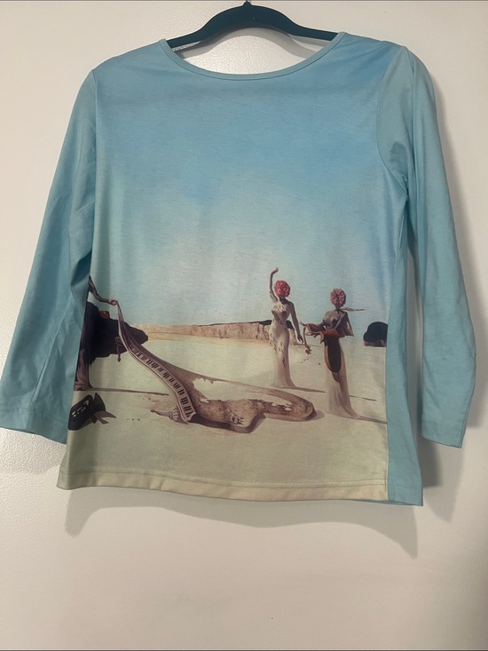 Dali Museum Tops - Dali light  Blue Long-Sleeve Graphic Tee with Desert Print - museum piece